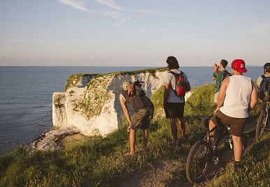 Do young people love to be beside the seaside?